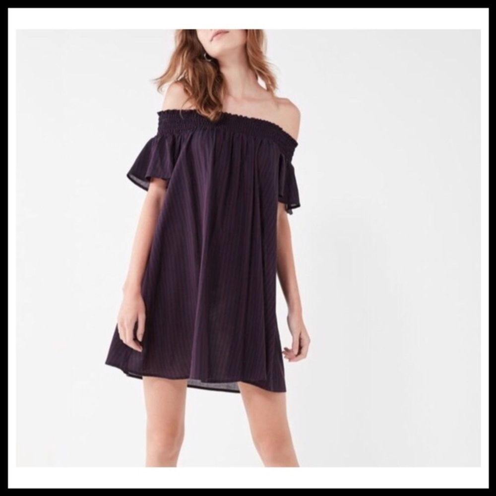 COOPERATIVE OTS Flutter Sleeve Dress in Wine/Navy